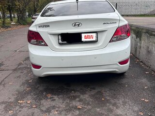 2013 Hyundai Solaris I, белый, 630000 рублей, вид 2
