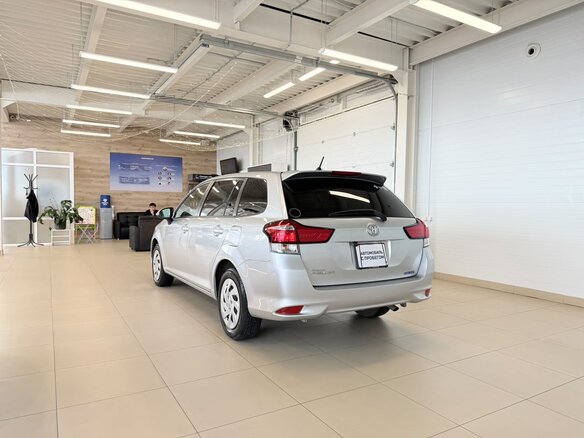2022 Toyota Corolla Fielder XI (E160, E170) Рестайлинг 2, серый, 1699000 рублей - вид 4