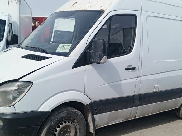2013 Mercedes-Benz Sprinter, белый, 1209000 рублей - вид 2