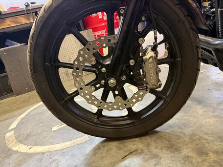 2019 Harley-Davidson Sportster 1200, красный, 1000000 рублей, вид 3