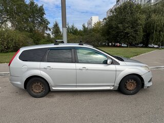2009 Ford Focus II Рестайлинг, серебристый, 320000 рублей, вид 4