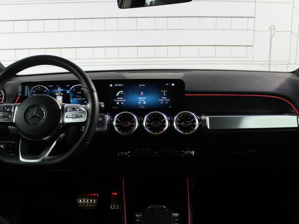 2021 Mercedes-Benz GLB 200 I (X247), серый, 3800000 рублей - вид 2
