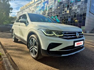 2021 Volkswagen Tiguan II Рестайлинг, белый, 3230000 рублей, вид 3