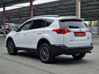 2015 Toyota RAV4 IV (XA40), белый, 1999500 рублей, вид 5