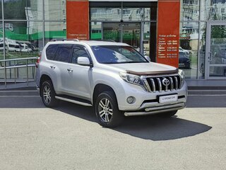 2014 Toyota Land Cruiser Prado 150 Series Рестайлинг 1, серебристый, 3070000 рублей, вид 3