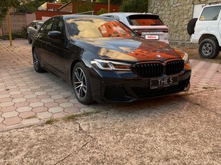 2021 BMW 5 серии 530i xDrive VII (G30/G31/G38) Рестайлинг, чёрный, 7777777 рублей, вид 2