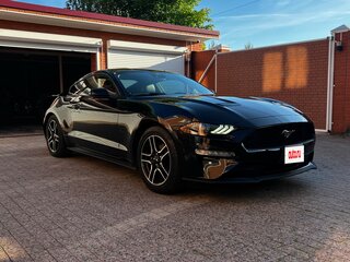 2022 Ford Mustang VI Рестайлинг, чёрный, 4100000 рублей, вид 2