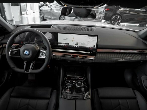 2025 BMW 5 серии 520d VIII (G60/G61/G68), серебристый, 9791700 рублей - вид 5