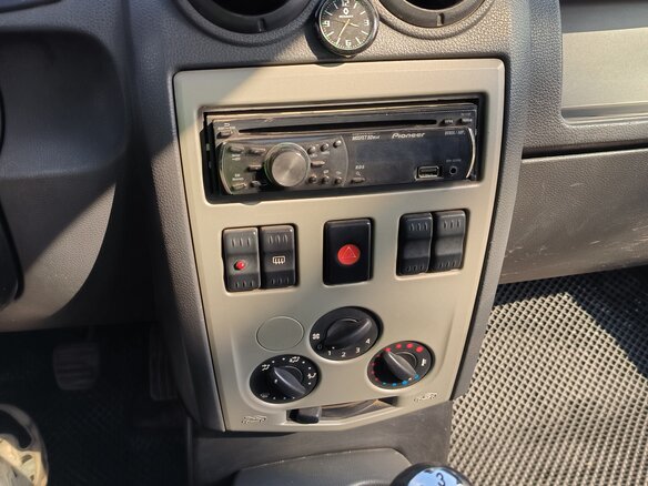 2007 Renault Logan I, зелёный, 95000 рублей - вид 10