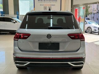 2022 Volkswagen Tiguan L II Рестайлинг (China Market), серебристый, 1965000 рублей, вид 5
