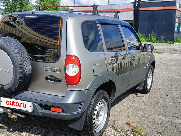 2011 Chevrolet Niva I Рестайлинг, серый, 395000 рублей - вид 6