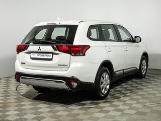 2019 Mitsubishi Outlander III Рестайлинг 3, белый, 1869700 рублей, вид 5