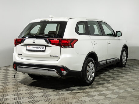 2019 Mitsubishi Outlander III Рестайлинг 3, белый, 1869700 рублей, вид 5