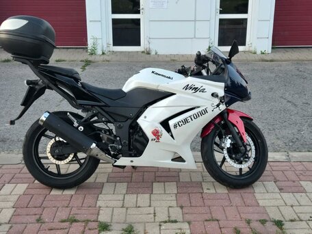 2011 Kawasaki Ninja 250R, белый, 250000 рублей, вид 4