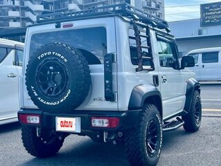2022 Suzuki Jimny Sierra IV, белый, 1720000 рублей, вид 3