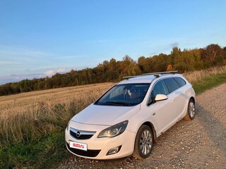 2011 Opel Astra J, белый, 750000 рублей, вид 2