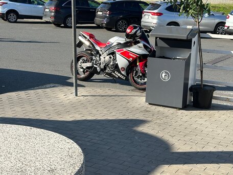 2012 Yamaha YZF-R1, белый, 1200000 рублей, вид 2