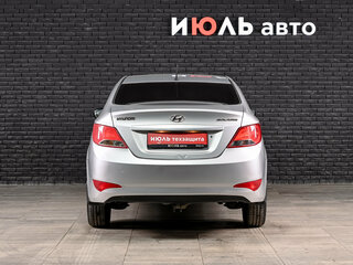 2014 Hyundai Solaris I Рестайлинг, серебристый, 700000 рублей, вид 5