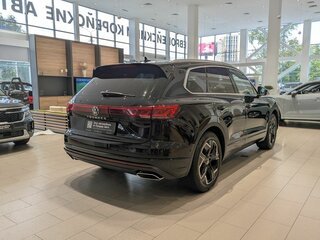 2026 Volkswagen Touareg III Рестайлинг, чёрный, 11900000 рублей, вид 5