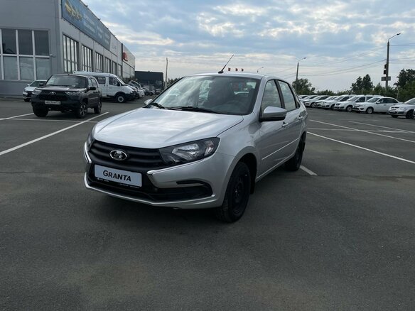 2026 Lada (ВАЗ) Granta I Рестайлинг, серебристый, 1121000 рублей - вид 1