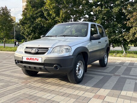 2020 Lada (ВАЗ) Niva, серый, 650000 рублей, вид 2