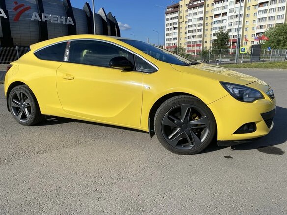 2011 Opel Astra GTC J Рестайлинг, жёлтый, 680000 рублей - вид 2