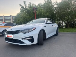 2020 Kia Optima IV Рестайлинг, белый, 1750000 рублей, вид 2