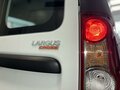 2026 Lada (ВАЗ) Largus Cross I Рестайлинг, белый, 1997000 рублей - вид 4