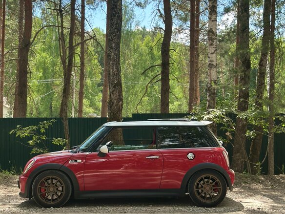 2004 Mini Hatch Cooper S I (R50), красный, 880000 рублей - вид 3