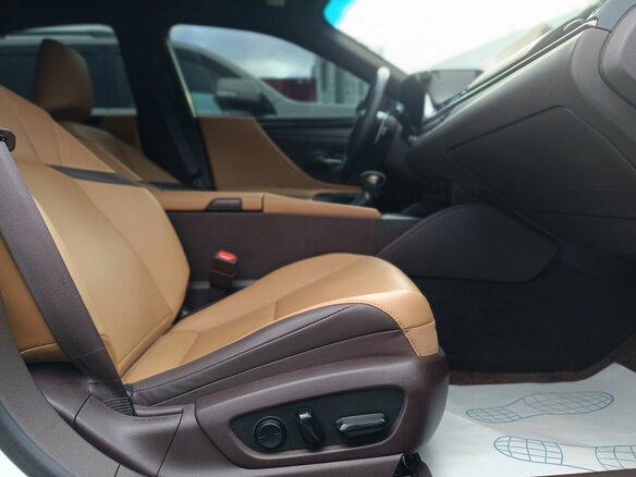 2018 Lexus ES 300h VII, белый, 4200000 рублей - вид 14