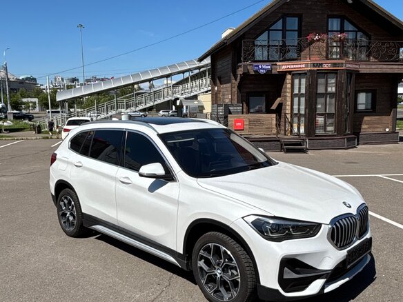 2022 BMW X1 Long 20Li sDrive II (F48) Рестайлинг, белый, 2500000 рублей - вид 2