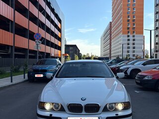 2002 BMW 5 серии 530i IV (E39) Рестайлинг, белый, 1250000 рублей, вид 4