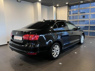2012 Volkswagen Jetta VI, чёрный, 1000000 рублей, вид 3