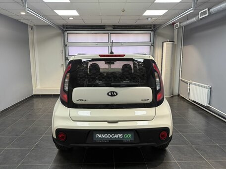 2017 Kia Soul II Рестайлинг, бежевый, 1436000 рублей, вид 5