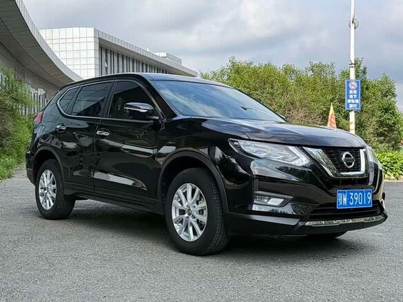 2023 Nissan X-Trail III Рестайлинг, чёрный - вид 2