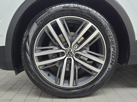 2024 Volkswagen Tiguan II Рестайлинг, белый, 3660000 рублей, вид 5