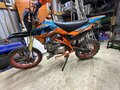 2025 Kayo Evolution YX140EM, синий, 80000 рублей - вид 1