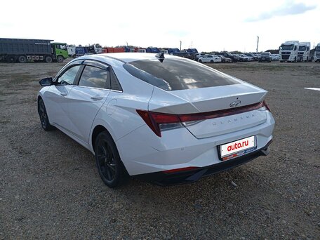 2022 Hyundai Elantra VII (CN7), белый, 1865800 рублей, вид 4