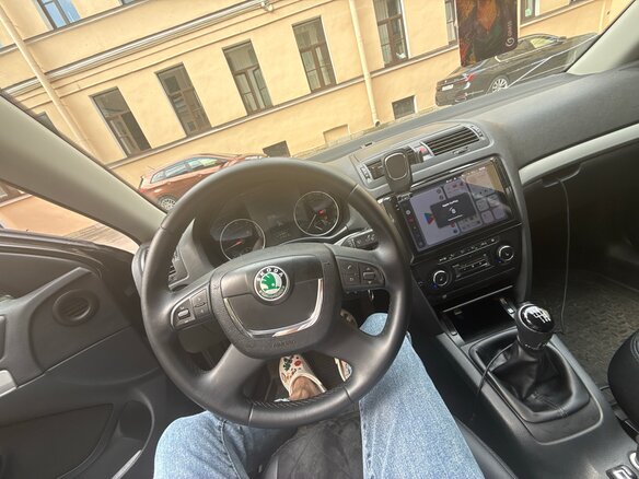 2011 Skoda Octavia II (A5) Рестайлинг, чёрный, 600000 рублей - вид 6