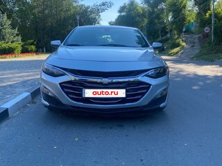 2022 Chevrolet Malibu IX Рестайлинг, серебристый, 1790000 рублей, вид 1