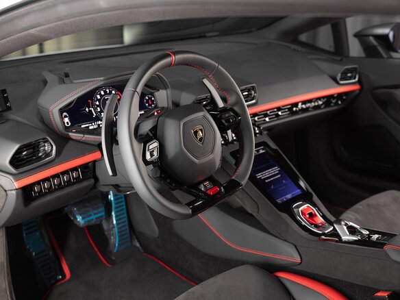 2023 Lamborghini Huracán Sterrato I Рестайлинг, белый, 42900000 рублей - вид 3
