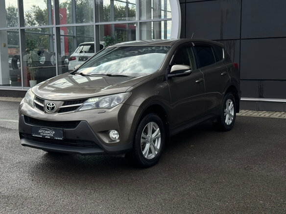 2013 Toyota RAV4 IV (XA40), коричневый, 1682000 рублей