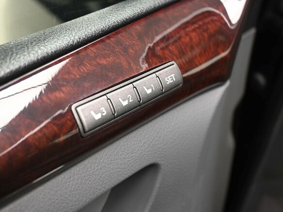2008 Lexus LX 570 III, чёрный - вид 28