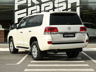 2020 Toyota Land Cruiser 200 Series Рестайлинг 2, белый, 7592000 рублей, вид 2