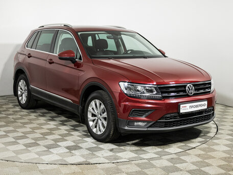 2017 Volkswagen Tiguan II, красный, 2099700 рублей, вид 3