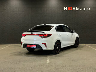 2018 Kia Rio IV, белый, 950000 рублей, вид 5