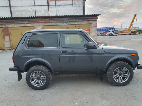 2020 Lada (ВАЗ) 2121 (4x4) I Рестайлинг (2020), серый, 900000 рублей - вид 1