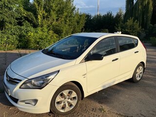 2015 Hyundai Solaris I Рестайлинг, белый, 850000 рублей, вид 1