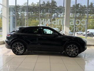 2025 Porsche Cayenne E-Hybrid Coupé III Рестайлинг, чёрный, 15900000 рублей, вид 4