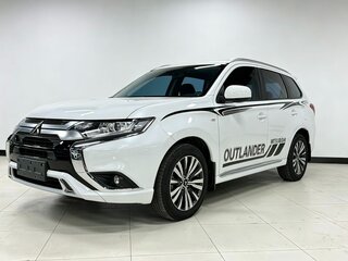 2022 Mitsubishi Outlander III Рестайлинг 3, белый, 2268000 рублей, вид 1